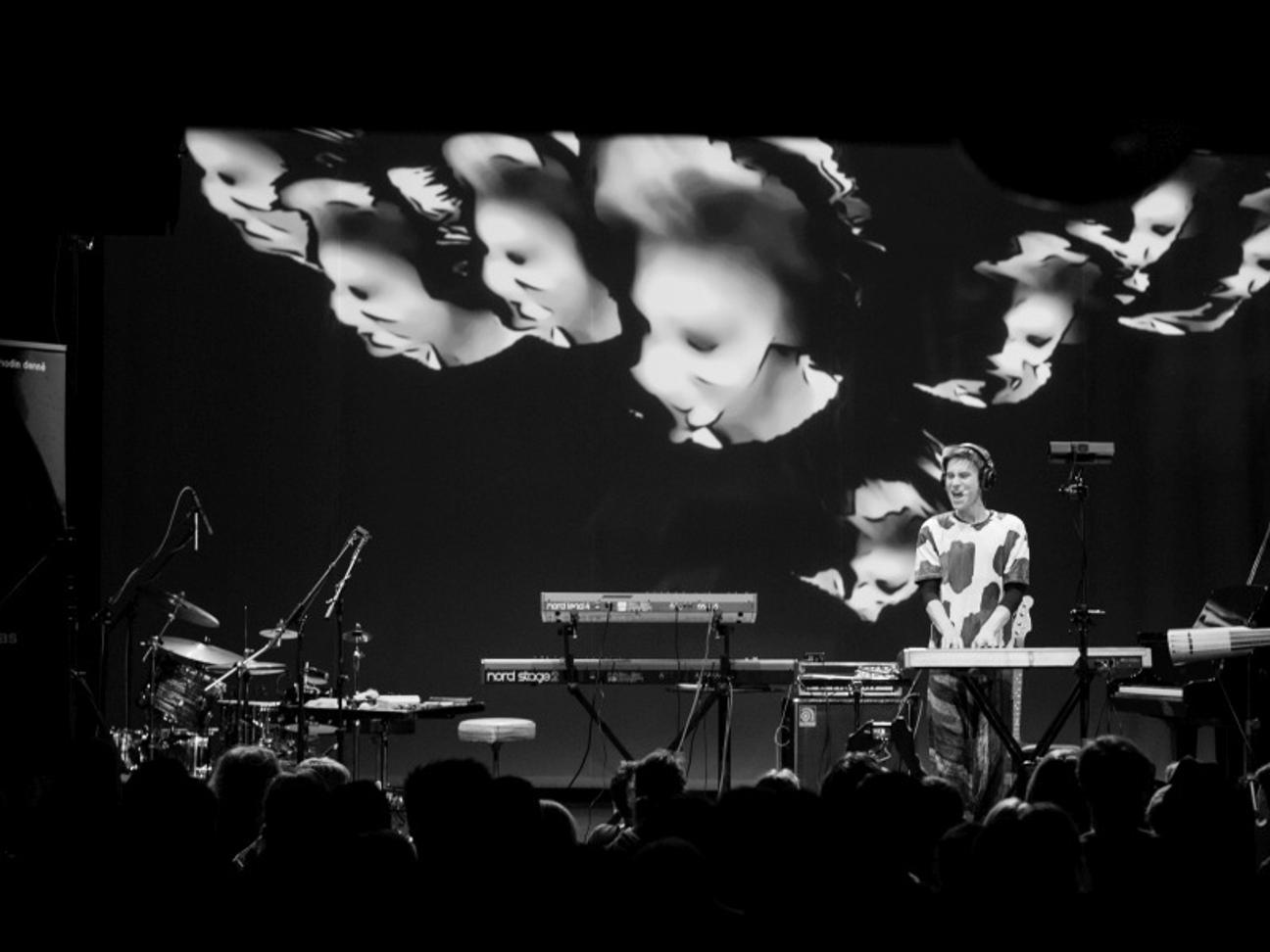 021_JacobCollier