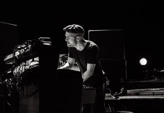 Nils Frahm in concert, Evetim Apollo, London, UK-9512