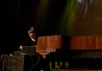 Poppy Ackroyd 02