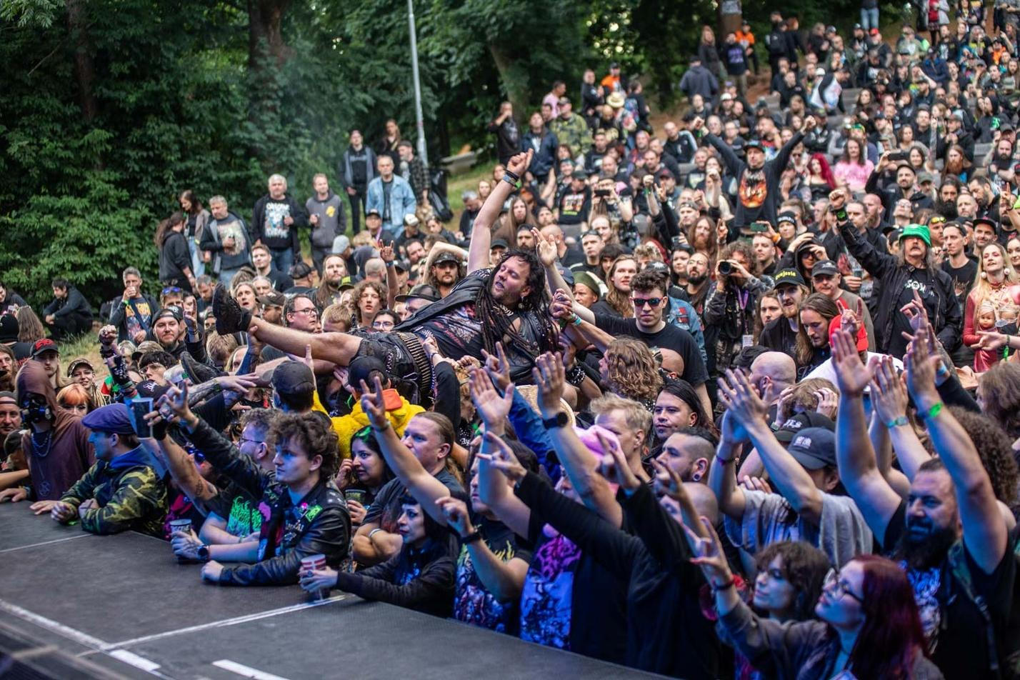 fans (7) (5)