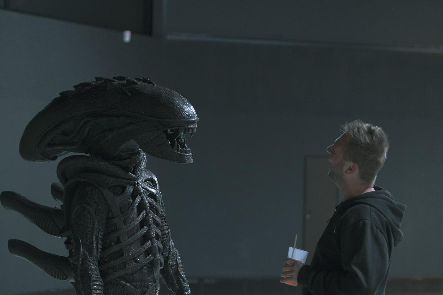 AlienAndFriends3