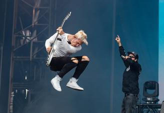 Hollywood Undead 1 (1)