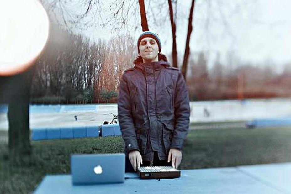 fullmoonzine.cz