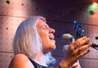 015DorkaBarova
