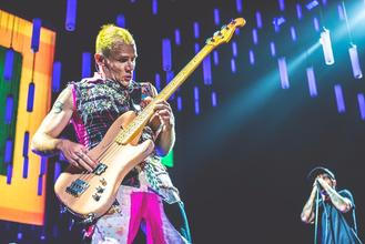 Flea - Red Hot Chili Peppers - O2 Arena