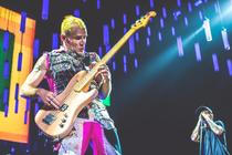 Flea - Red Hot Chili Peppers - O2 Arena