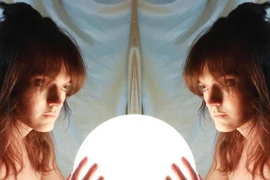 fullmoonzine.cz