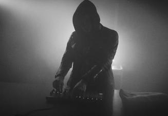 2016-03-17-perturbator-014m