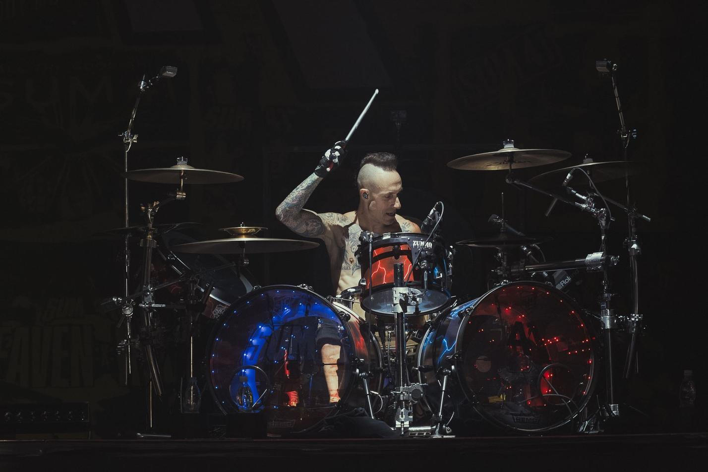 SUM 41 (4)
