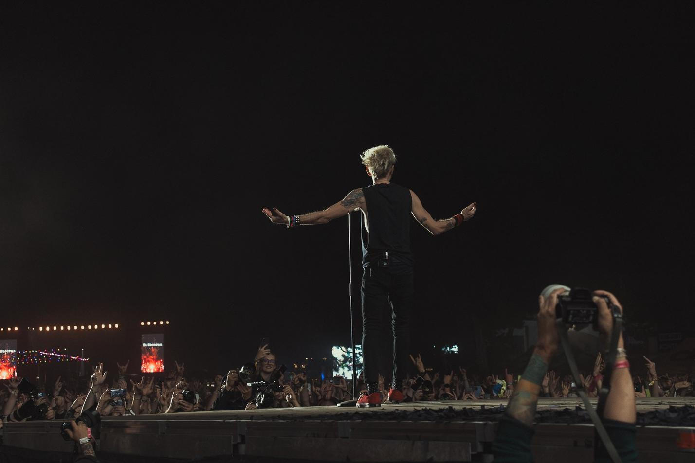 SUM 41 (6)