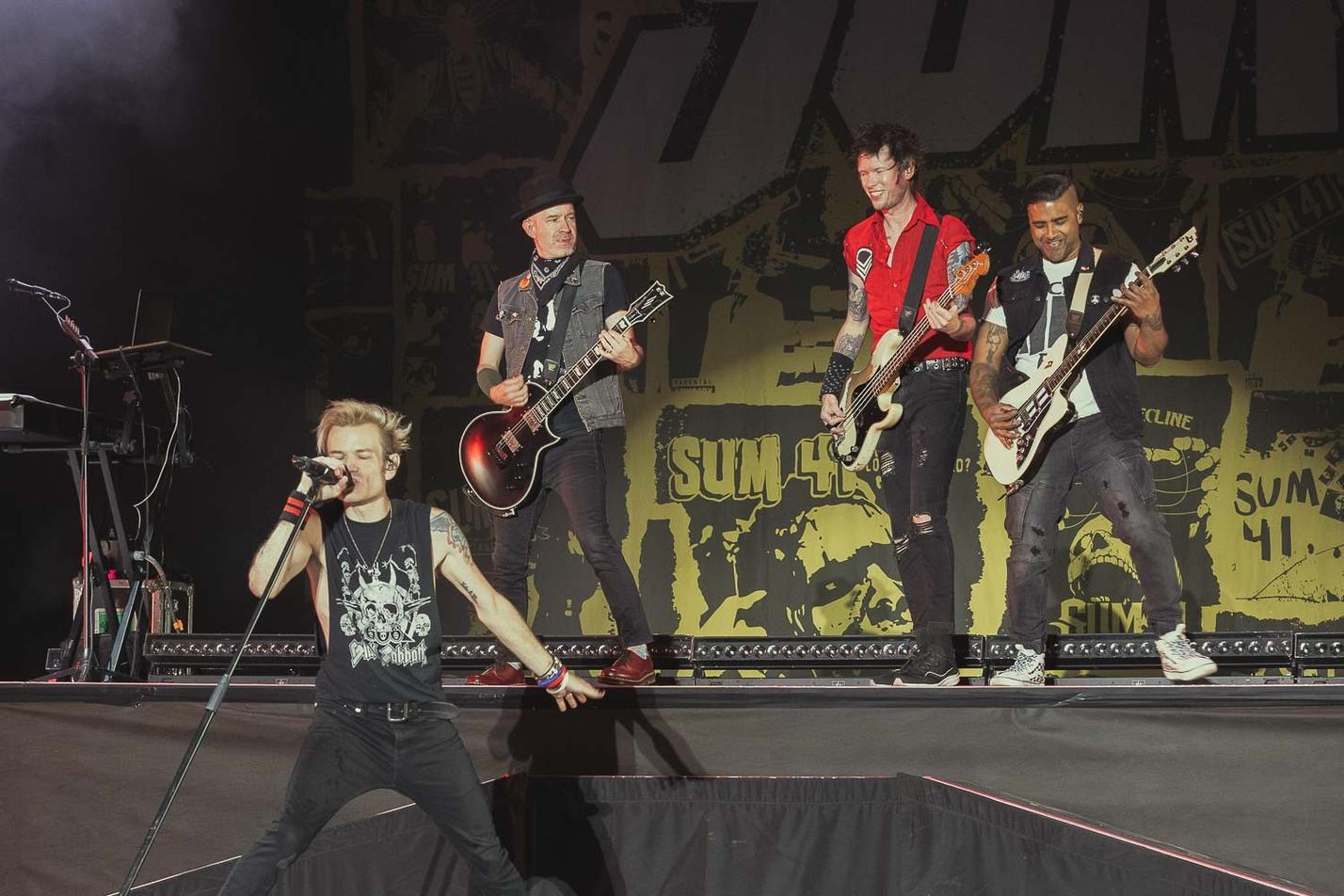 SUM 41 (3)