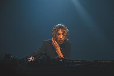 04_Daniel Avery