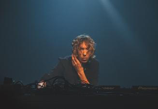 04_Daniel Avery