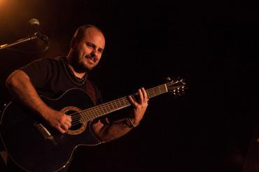 Andy McKee (2)