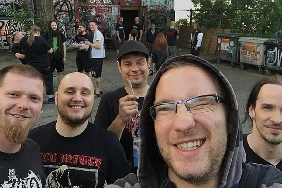 fullmoonzine.cz
