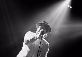 08_Alex Clare