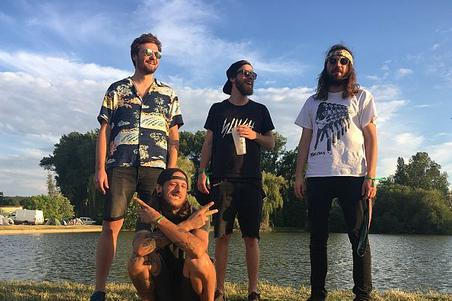 fullmoonzine.cz