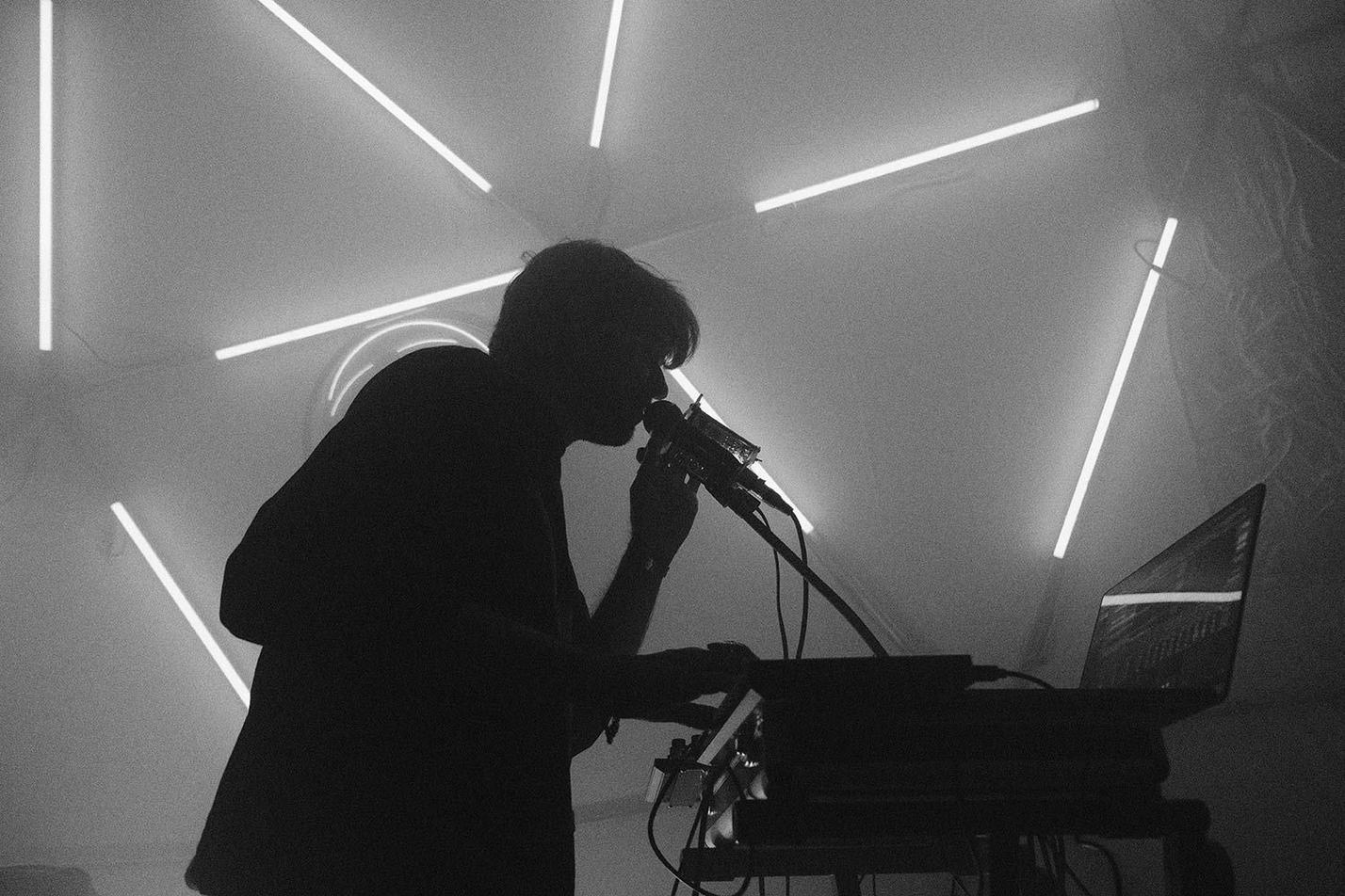 014_toyota_vangelis