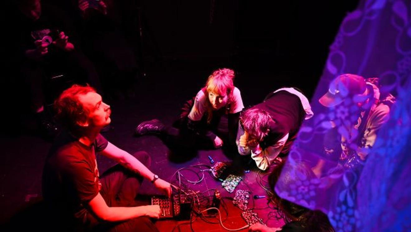 fullmoonzine.cz
