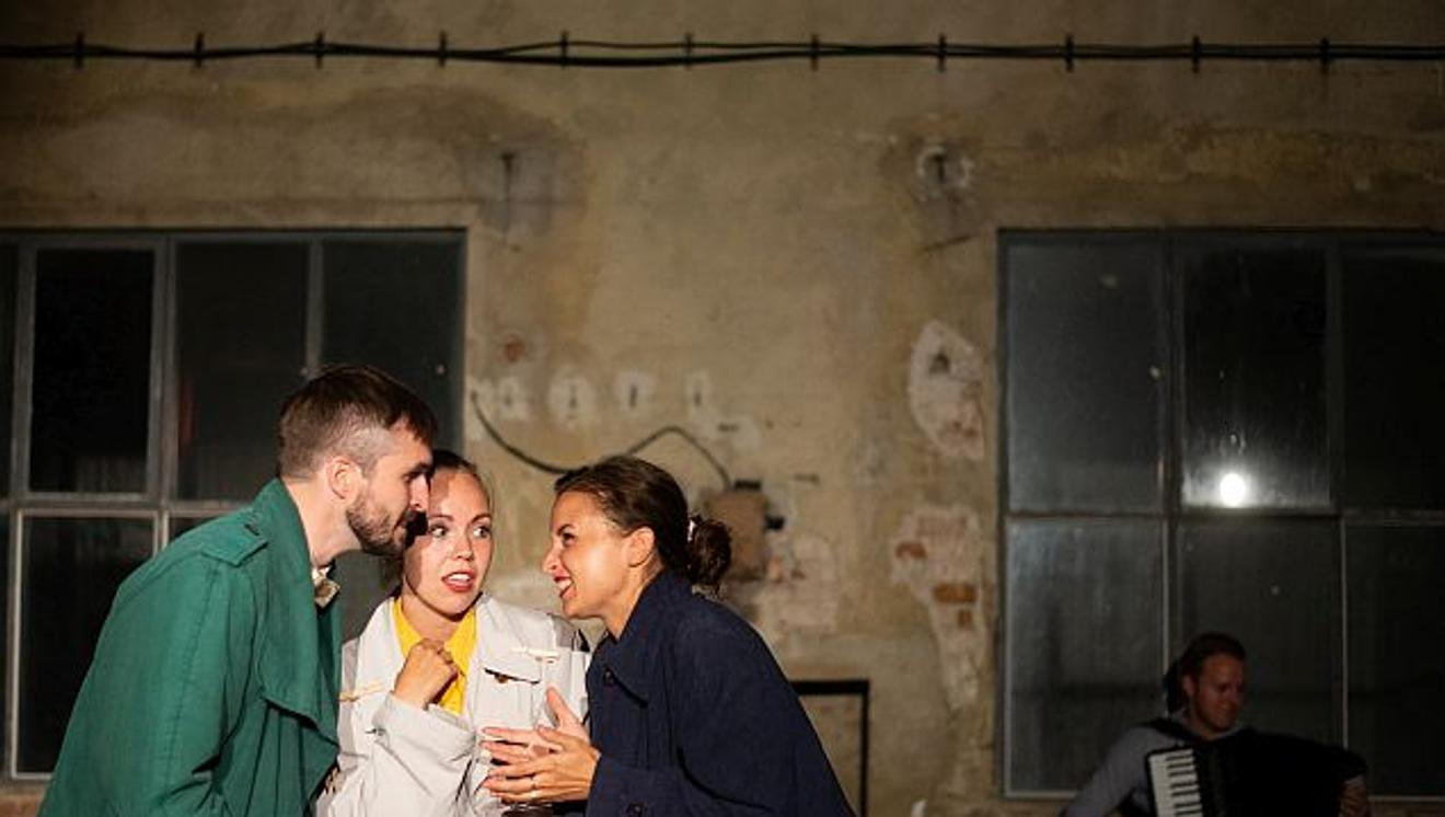 fullmoonzine.cz