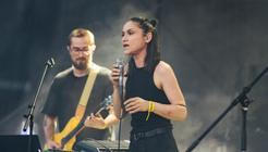 LENKA DUSILOVÁ BAND-3
