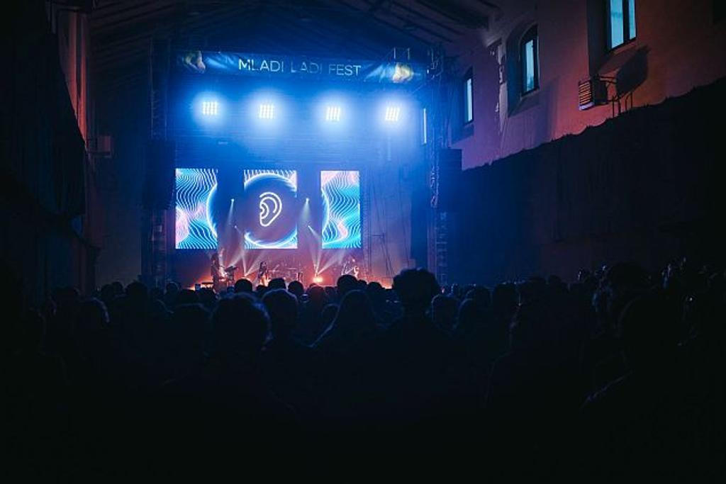 fullmoonzine.cz