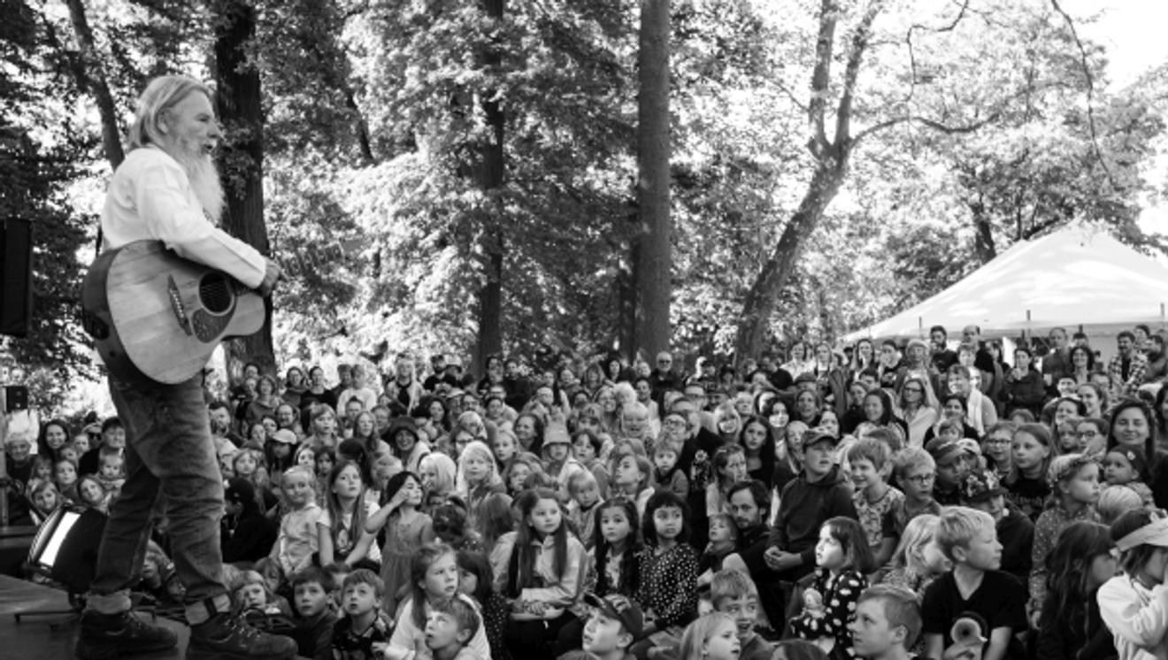 fullmoonzine.cz