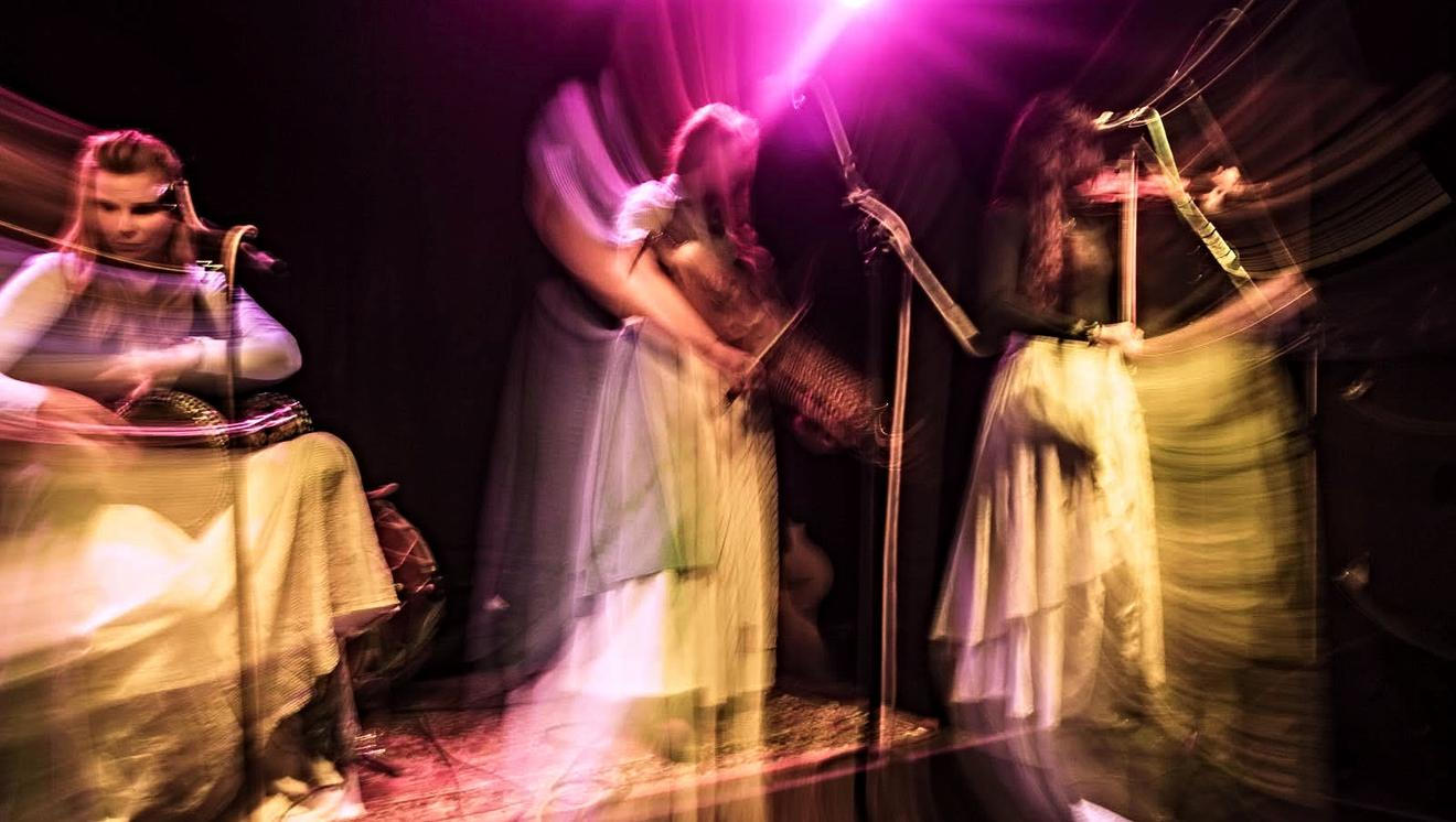 fullmoonzine.cz