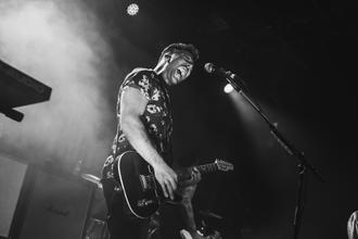 Nothing But Thieves2