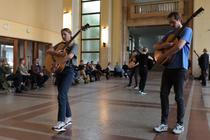 30 Fredrik Rasten - Six Moving Guitars