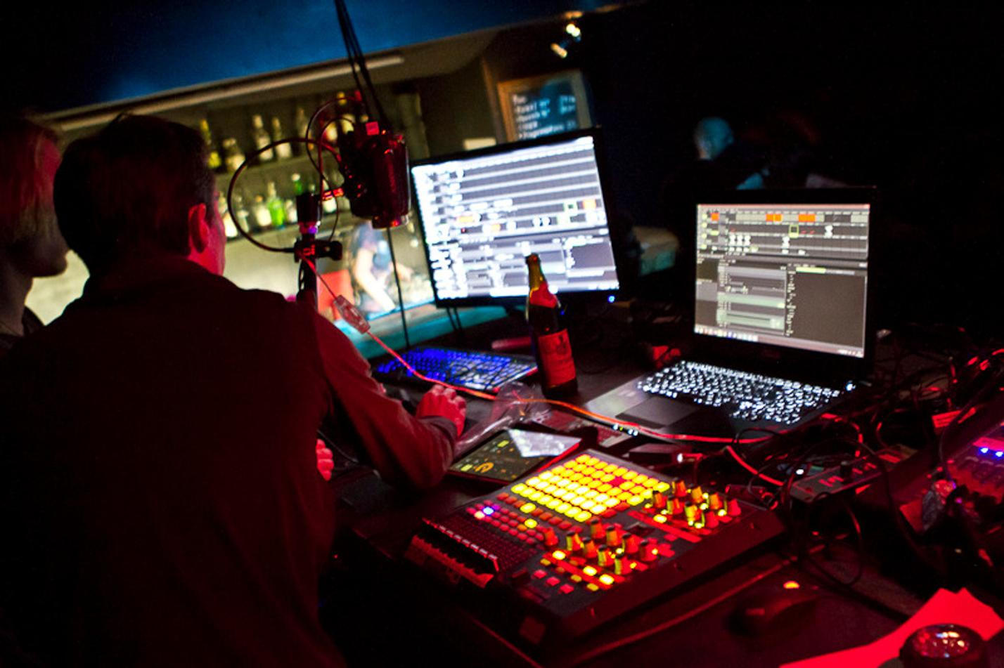 05_Lunchmeat_Warmup_02_10_2015_Kabinet_Muz_Brno