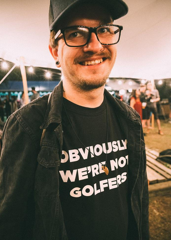 <3
