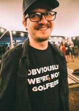<3