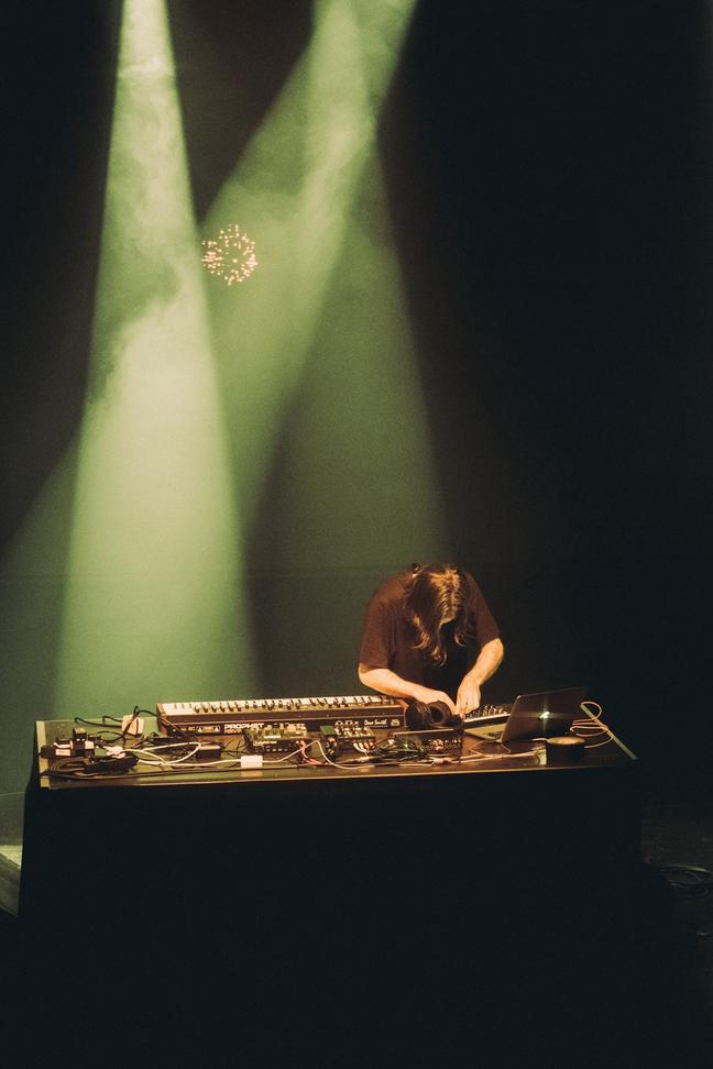 04_Rival Consoles