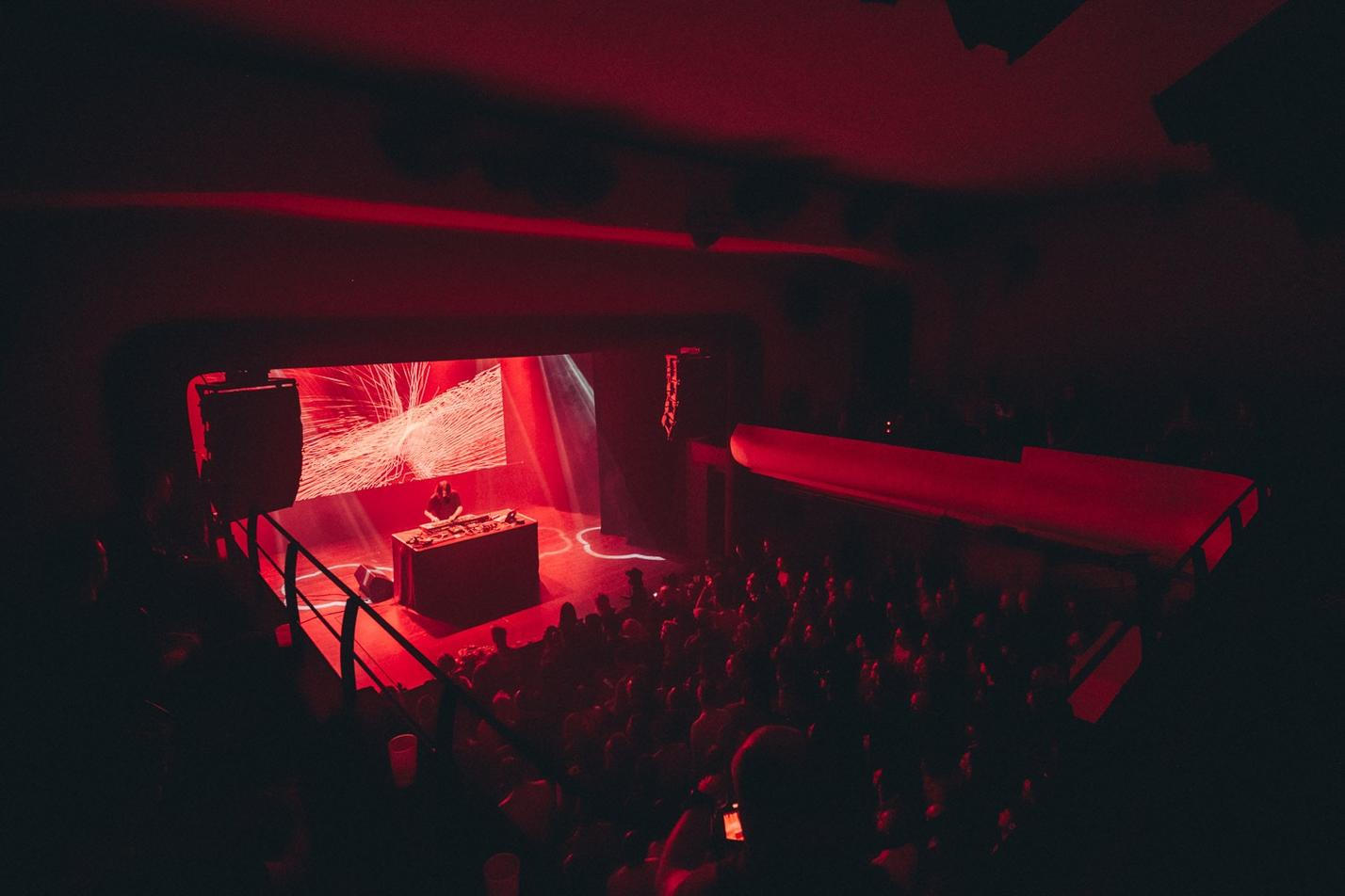 12_Rival Consoles