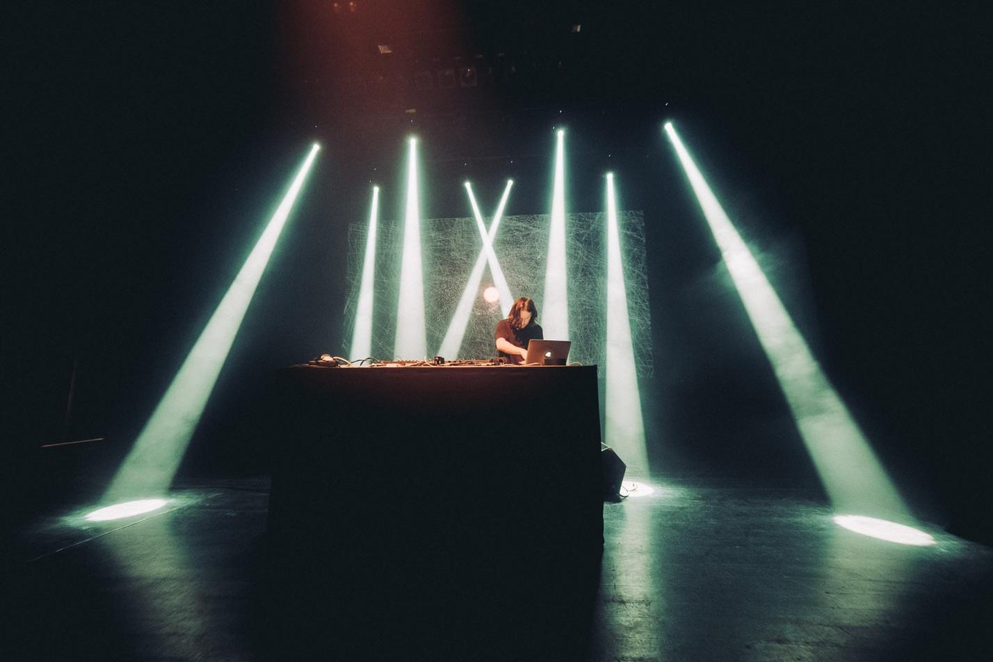 05_Rival Consoles