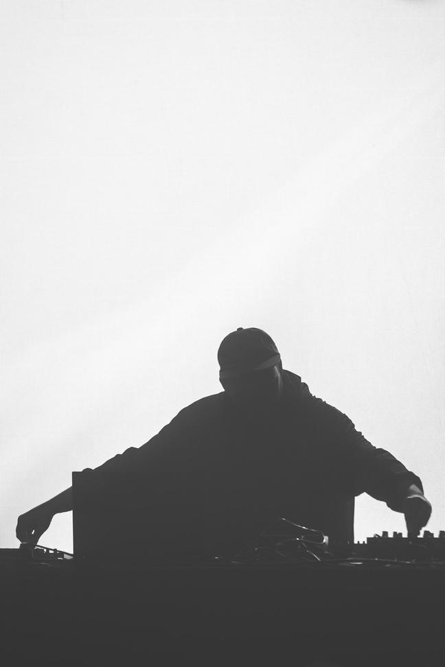 03_Lone