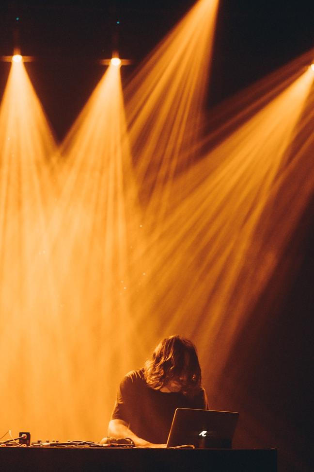 09_Rival Consoles