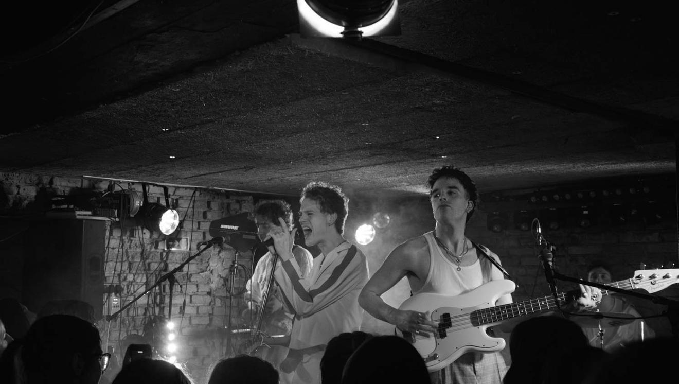 fullmoonzine.cz