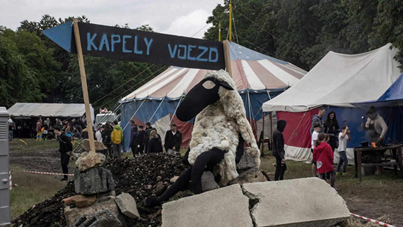 fullmoonzine.cz
