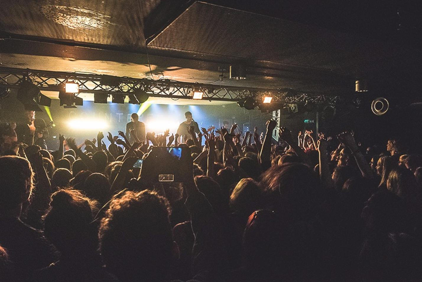 Rock Café, Counterfeit (c) Romana Kovacsova