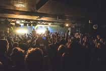 Rock Café, Counterfeit (c) Romana Kovacsova