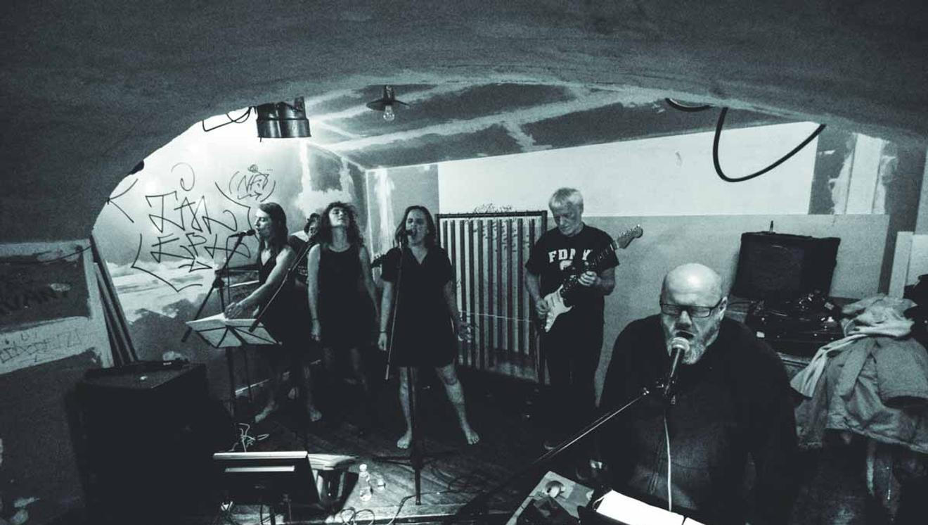 fullmoonzine.cz