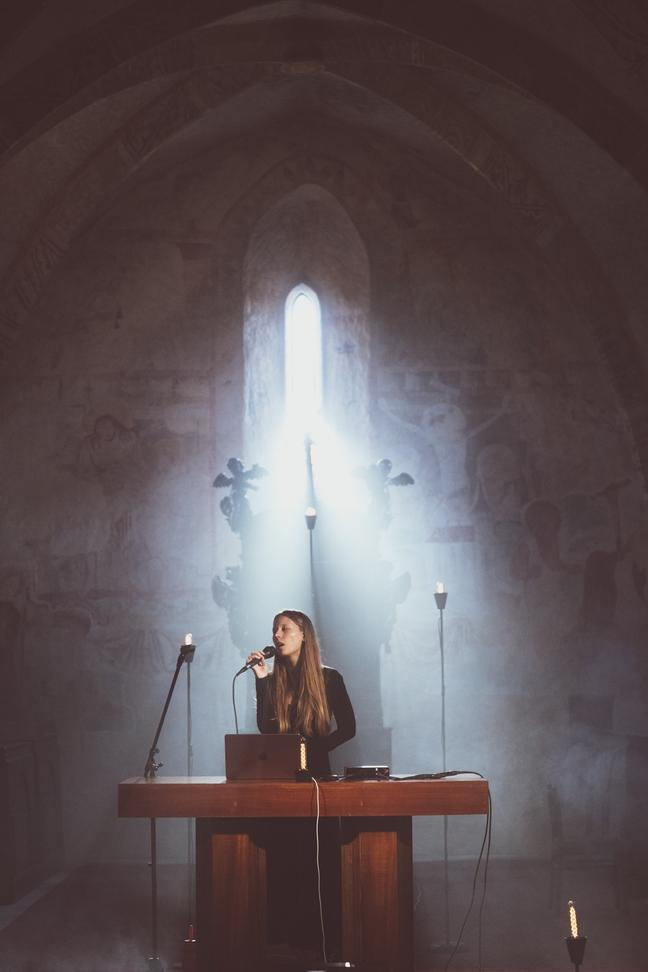 2_Adela_Mede (1)