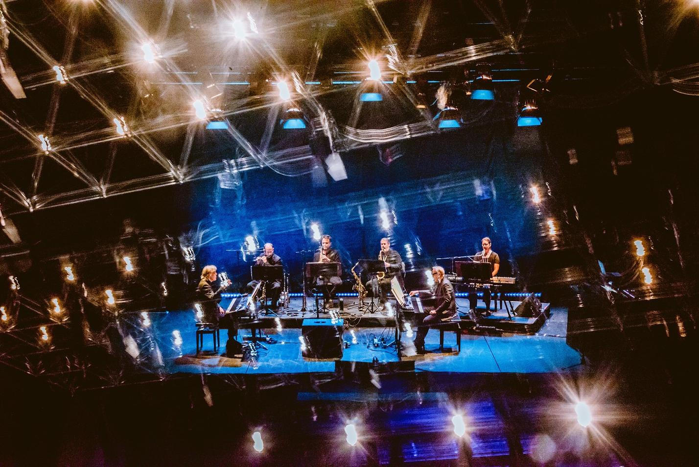 4_GLASS_ENSEMBLE