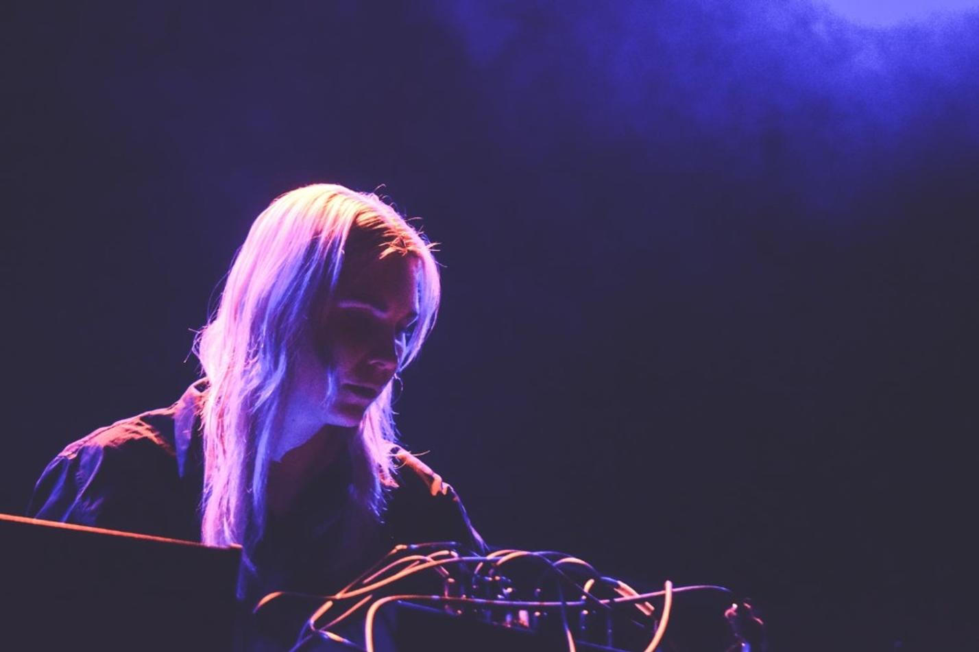 Puce Mary 5