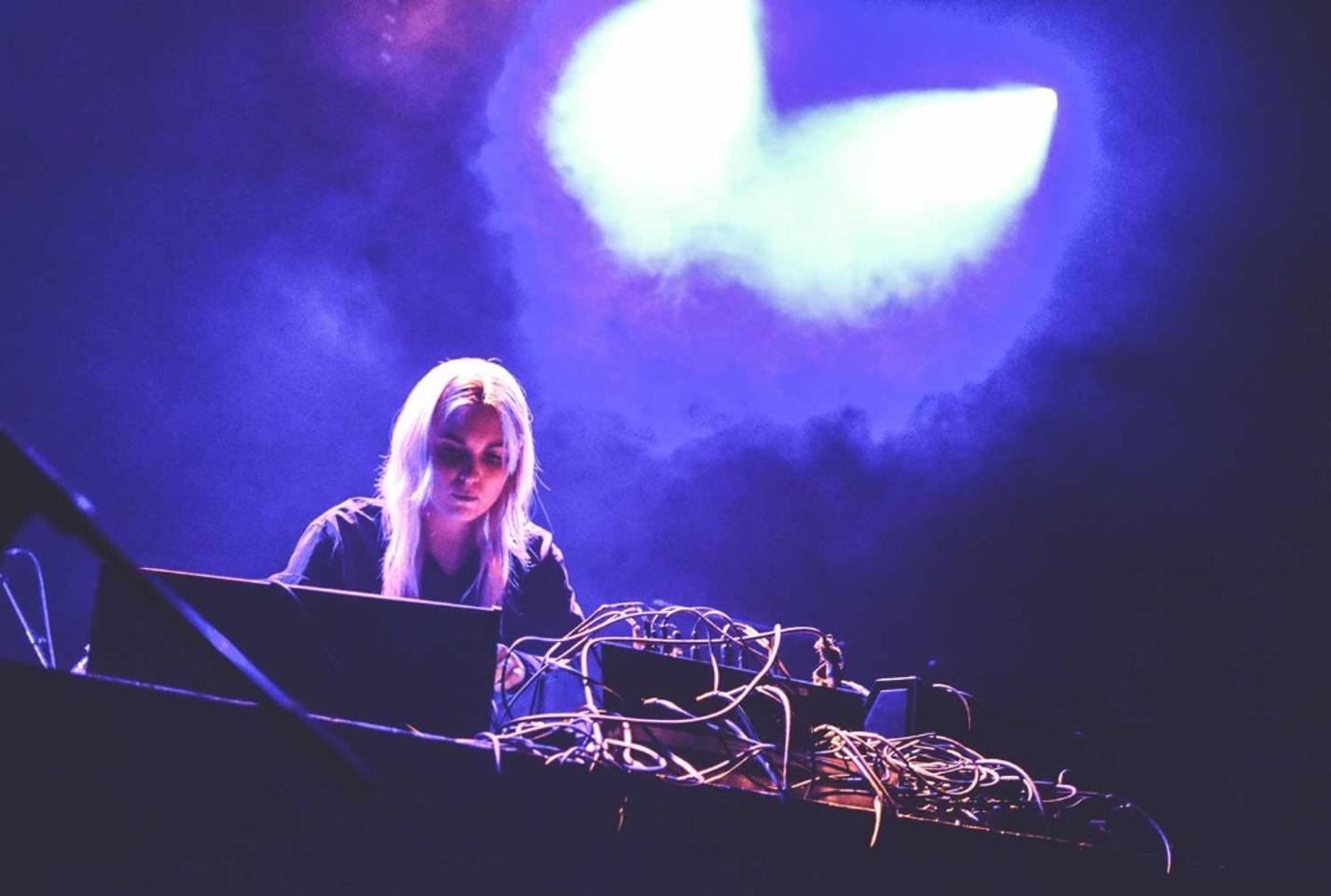 Puce Mary 3