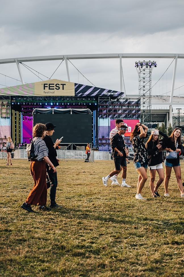 02_Fest Festival