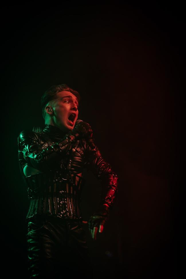 2_Hatari (3)