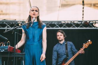 LENKA DUSILOVÁ & ŘEKA ANSÁMBL